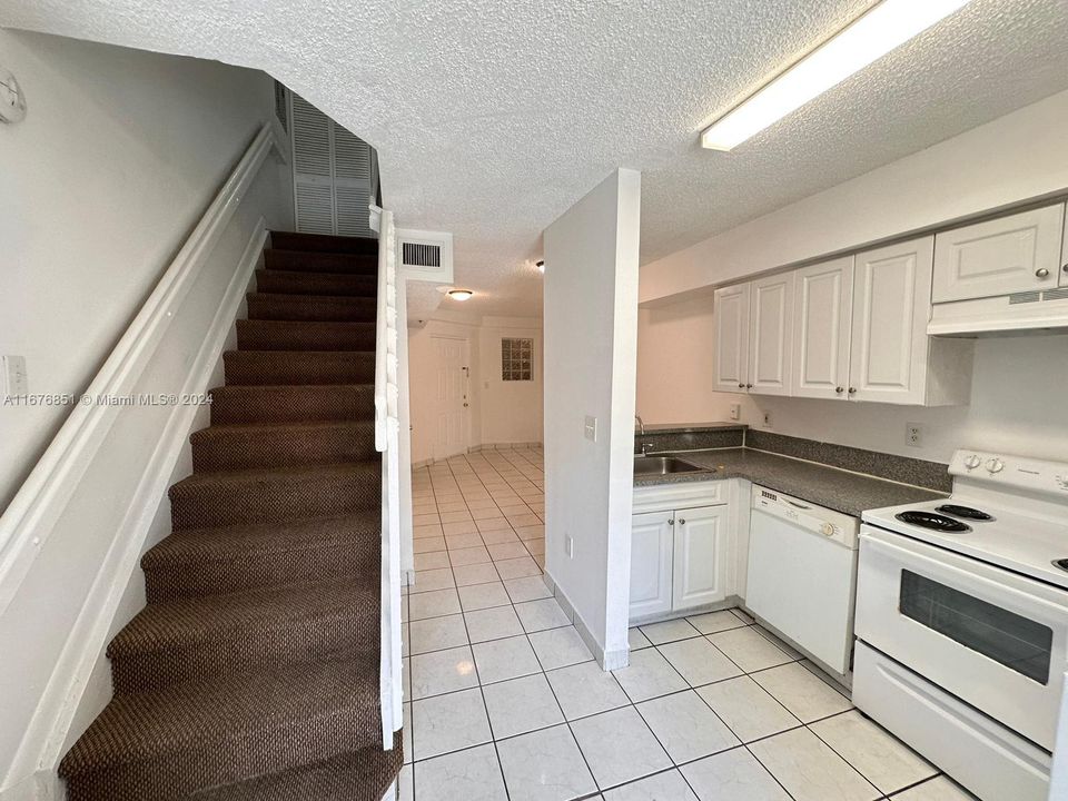 For Rent: $2,300 (2 beds, 1 baths, 0 Square Feet)