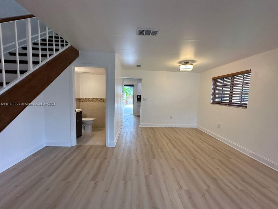 For Rent: $3,000 (3 beds, 2 baths, 1258 Square Feet)