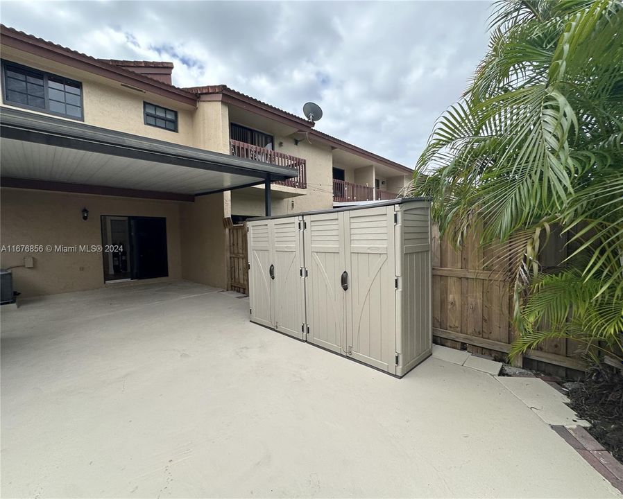 For Rent: $3,000 (3 beds, 2 baths, 1258 Square Feet)