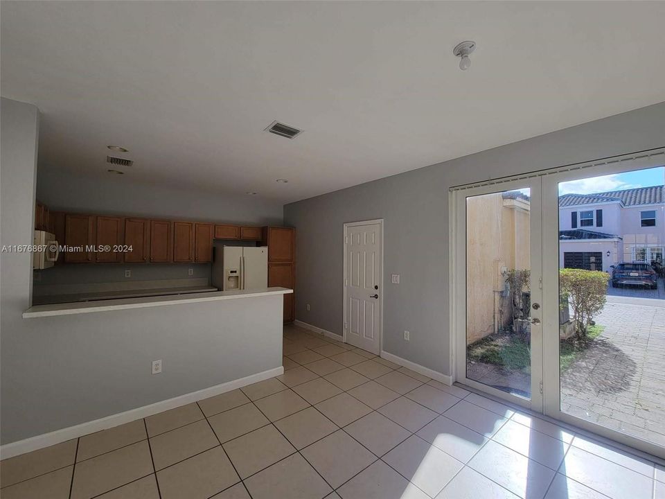 For Rent: $3,200 (3 beds, 2 baths, 1740 Square Feet)