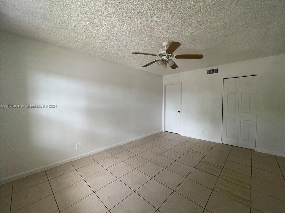 For Rent: $2,050 (2 beds, 2 baths, 1007 Square Feet)