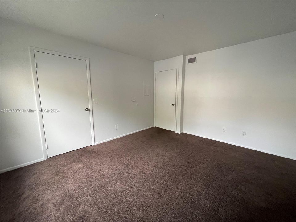 For Rent: $2,050 (2 beds, 2 baths, 1007 Square Feet)