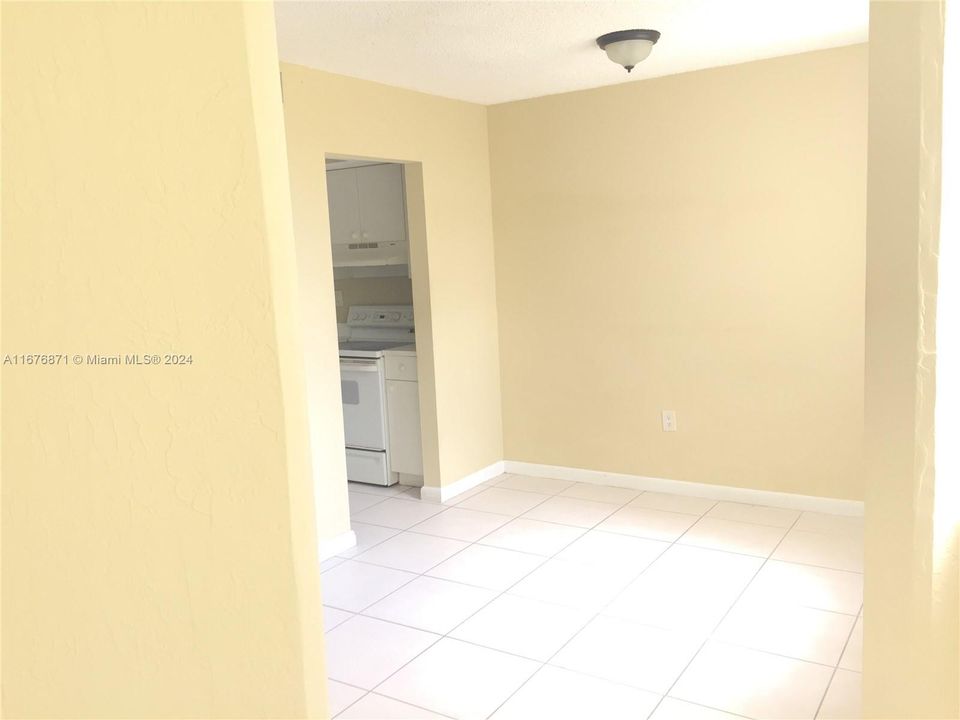 For Sale: $260,000 (2 beds, 2 baths, 1074 Square Feet)