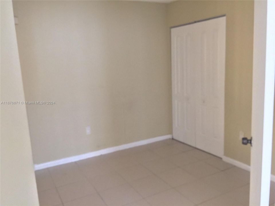 For Sale: $260,000 (2 beds, 2 baths, 1074 Square Feet)