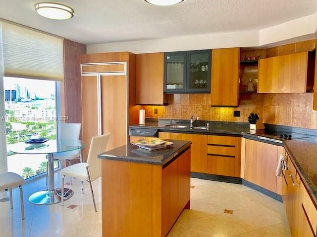 En Venta: $2,850,000 (3 camas, 3 baños, 1840 Pies cuadrados)