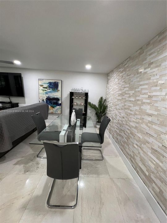 En Venta: $424,900 (2 camas, 2 baños, 1300 Pies cuadrados)