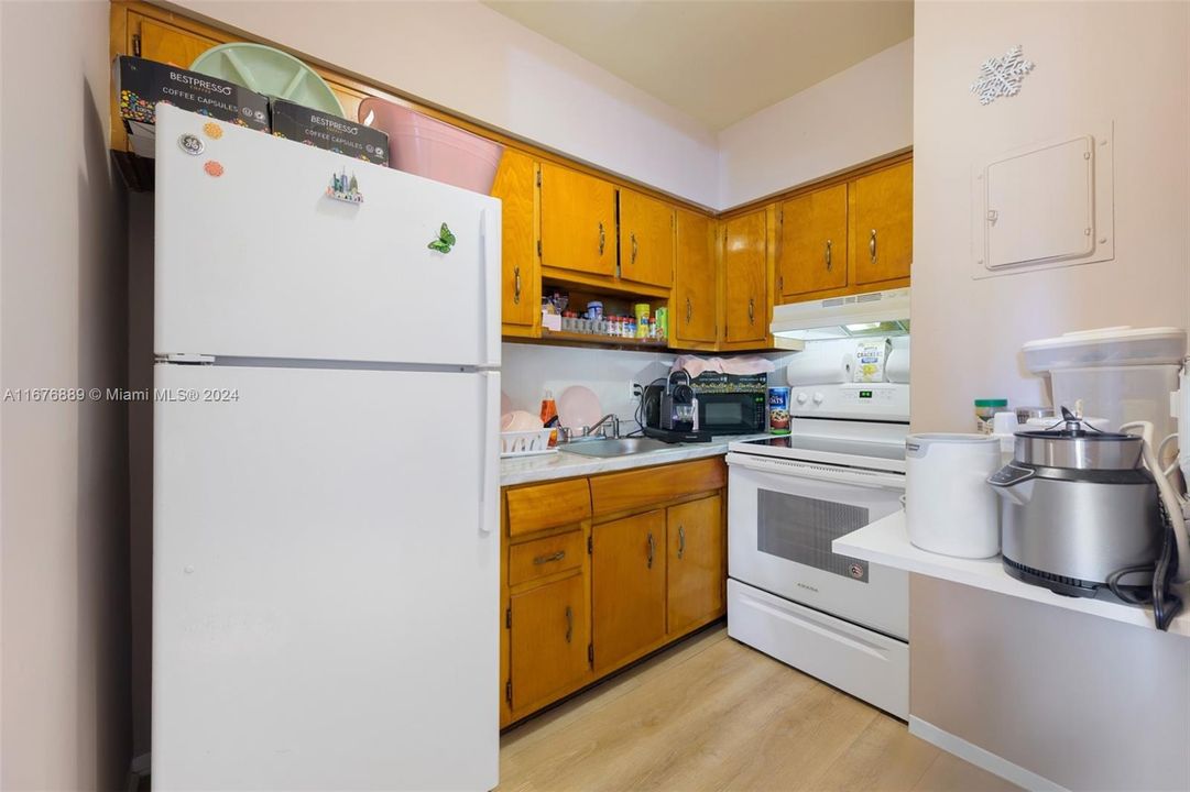 For Rent: $1,750 (1 beds, 1 baths, 524 Square Feet)