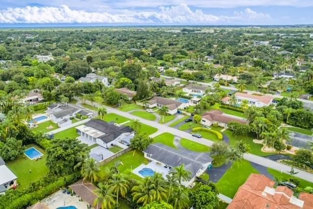 For Sale: $1,160,000 (3 beds, 2 baths, 2212 Square Feet)