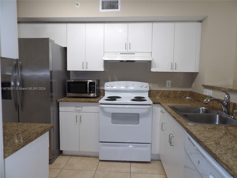 For Rent: $2,450 (3 beds, 2 baths, 0 Square Feet)