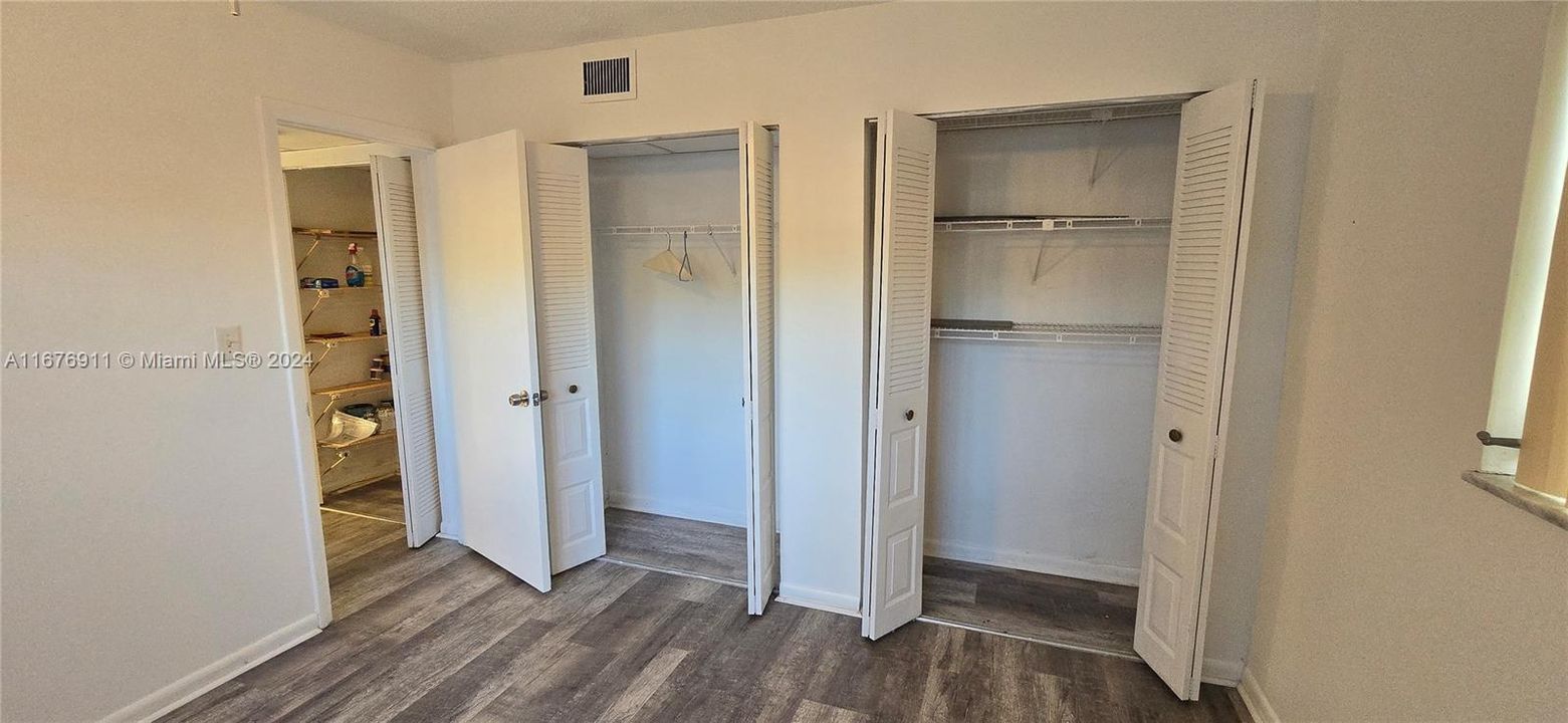 For Sale: $143,400 (2 beds, 2 baths, 930 Square Feet)