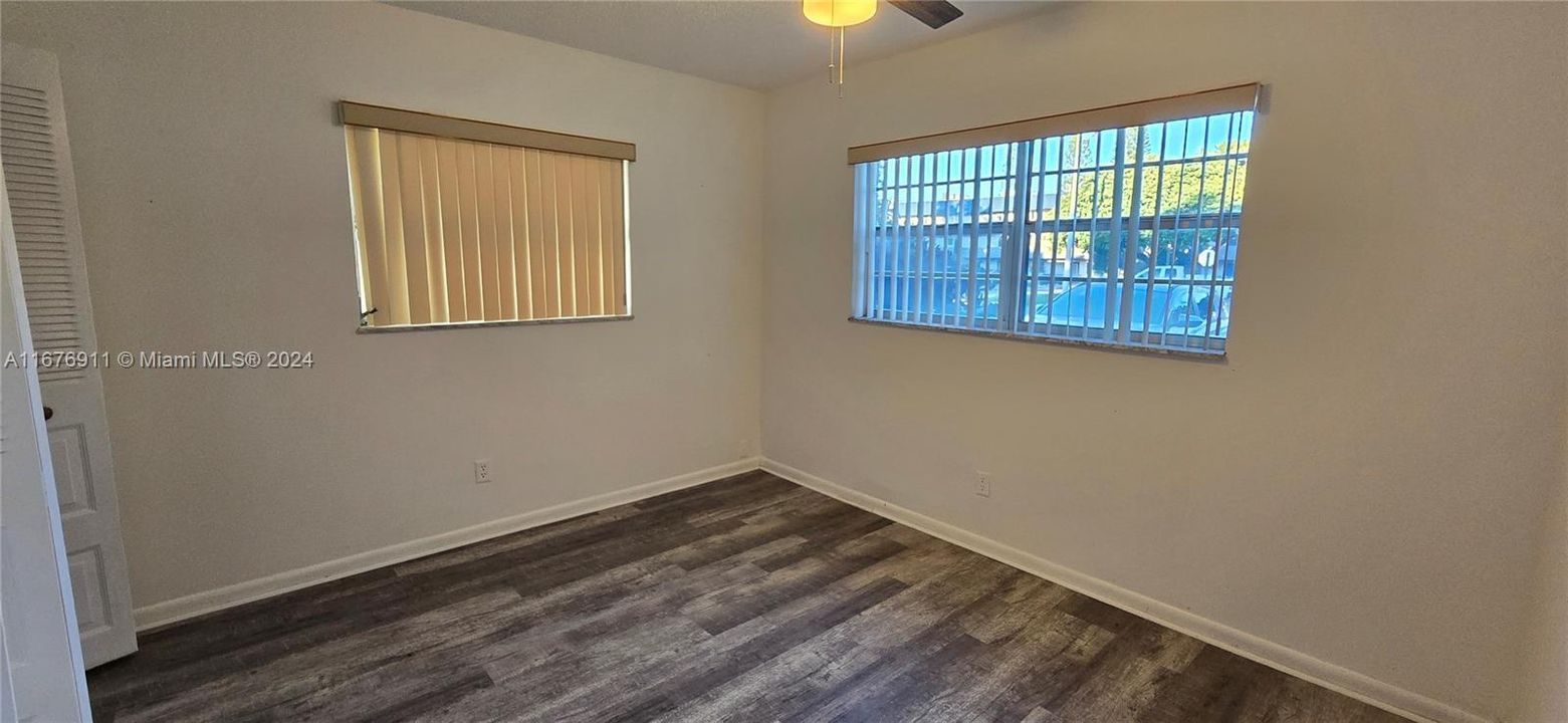 For Sale: $143,400 (2 beds, 2 baths, 930 Square Feet)