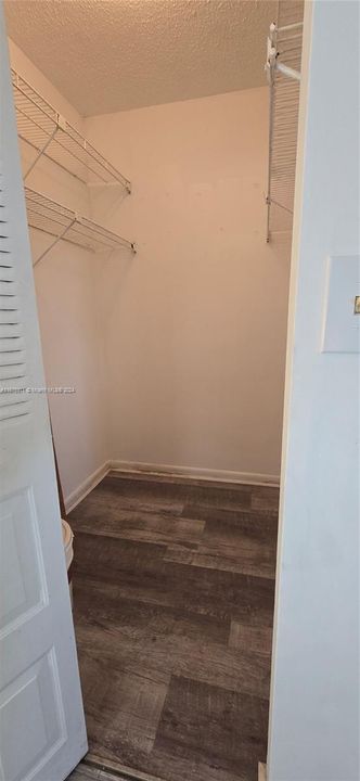 For Sale: $143,400 (2 beds, 2 baths, 930 Square Feet)