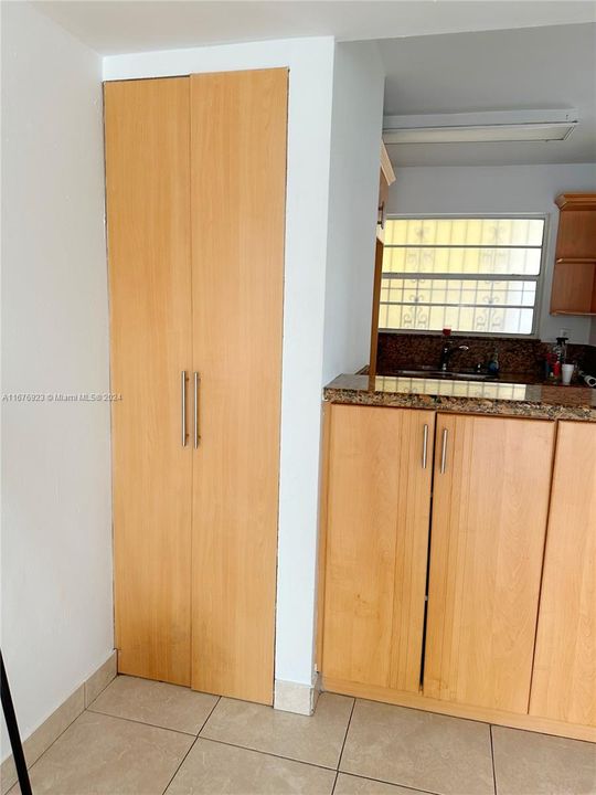 En Venta: $269,000 (2 camas, 1 baños, 707 Pies cuadrados)