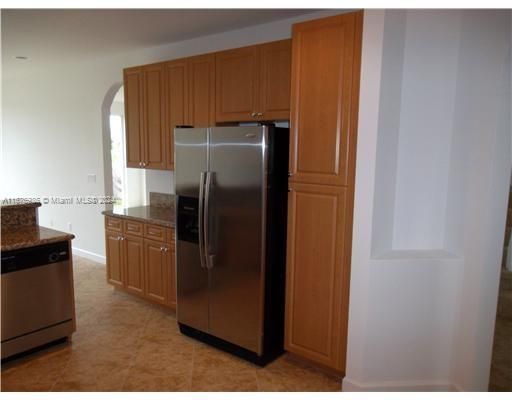 For Rent: $2,950 (3 beds, 2 baths, 2179 Square Feet)