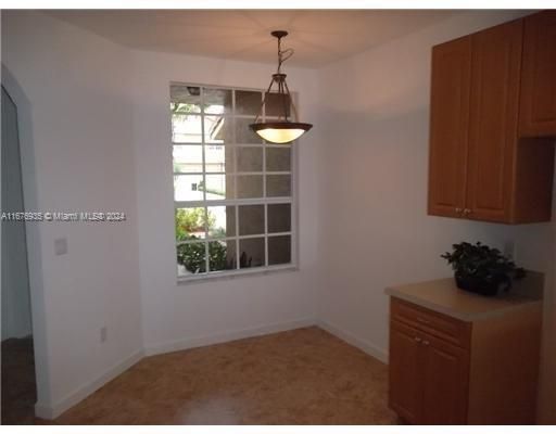 For Rent: $2,950 (3 beds, 2 baths, 2179 Square Feet)