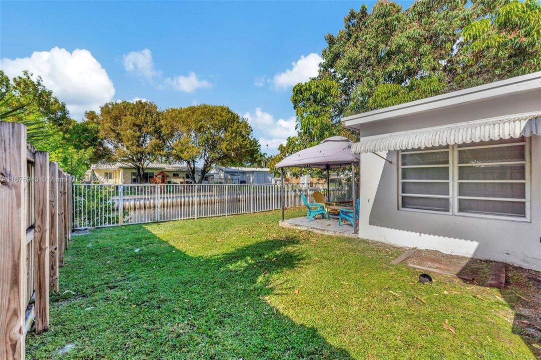 For Sale: $659,000 (3 beds, 2 baths, 1445 Square Feet)