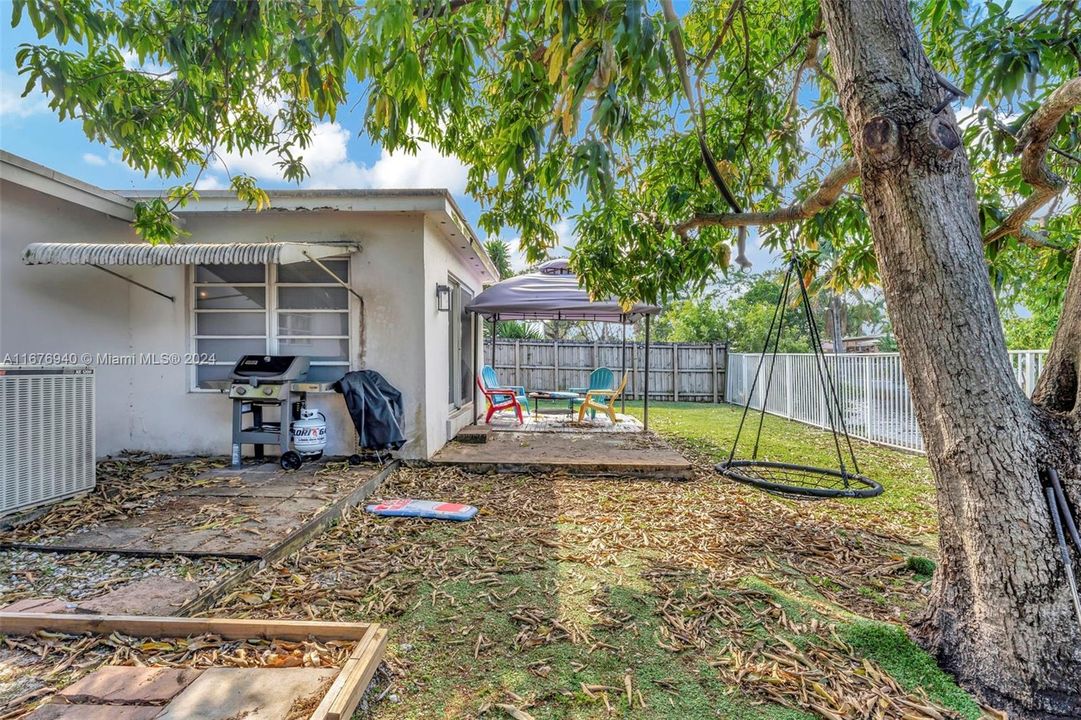 For Sale: $659,000 (3 beds, 2 baths, 1445 Square Feet)