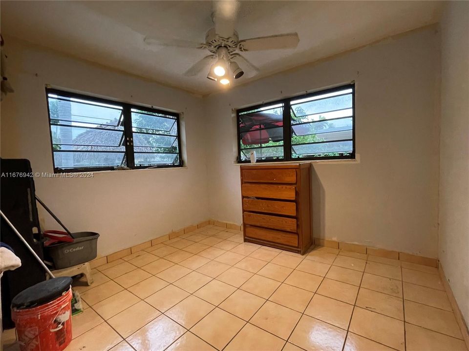 En Venta: $449,000 (3 camas, 1 baños, 1331 Pies cuadrados)