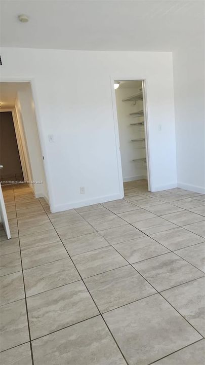 For Rent: $1,900 (1 beds, 1 baths, 668 Square Feet)