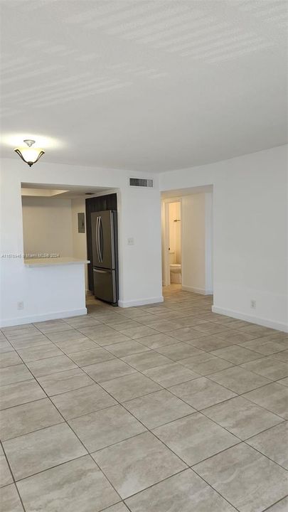 For Rent: $1,900 (1 beds, 1 baths, 668 Square Feet)