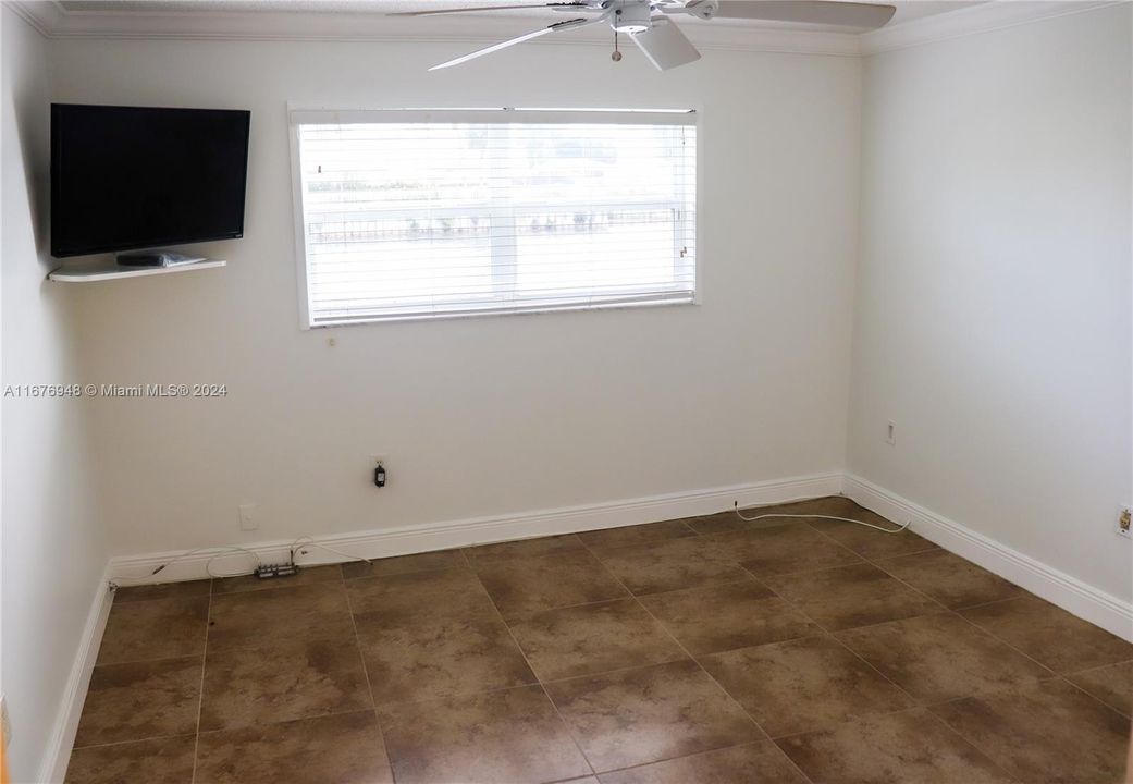 For Rent: $2,000 (2 beds, 2 baths, 850 Square Feet)