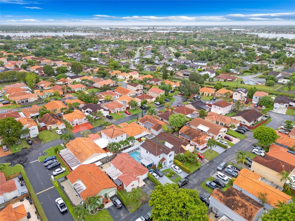 For Sale: $550,000 (3 beds, 2 baths, 1181 Square Feet)