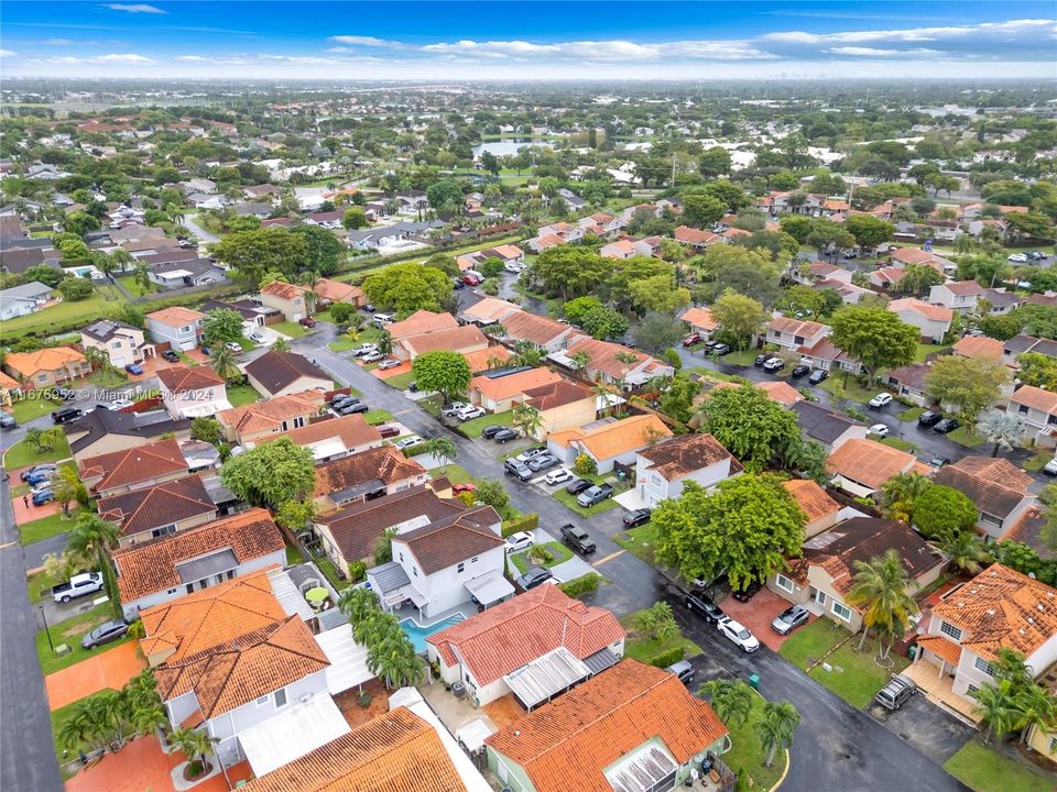 For Sale: $550,000 (3 beds, 2 baths, 1181 Square Feet)