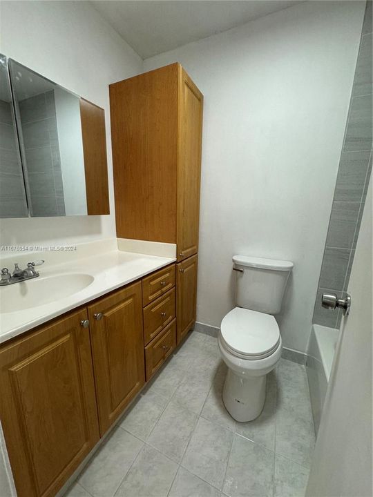 For Rent: $2,700 (2 beds, 2 baths, 1076 Square Feet)