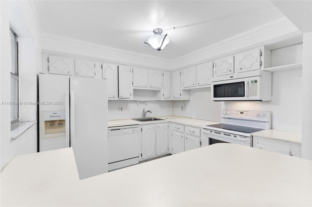 For Sale: $229,990 (2 beds, 2 baths, 1179 Square Feet)