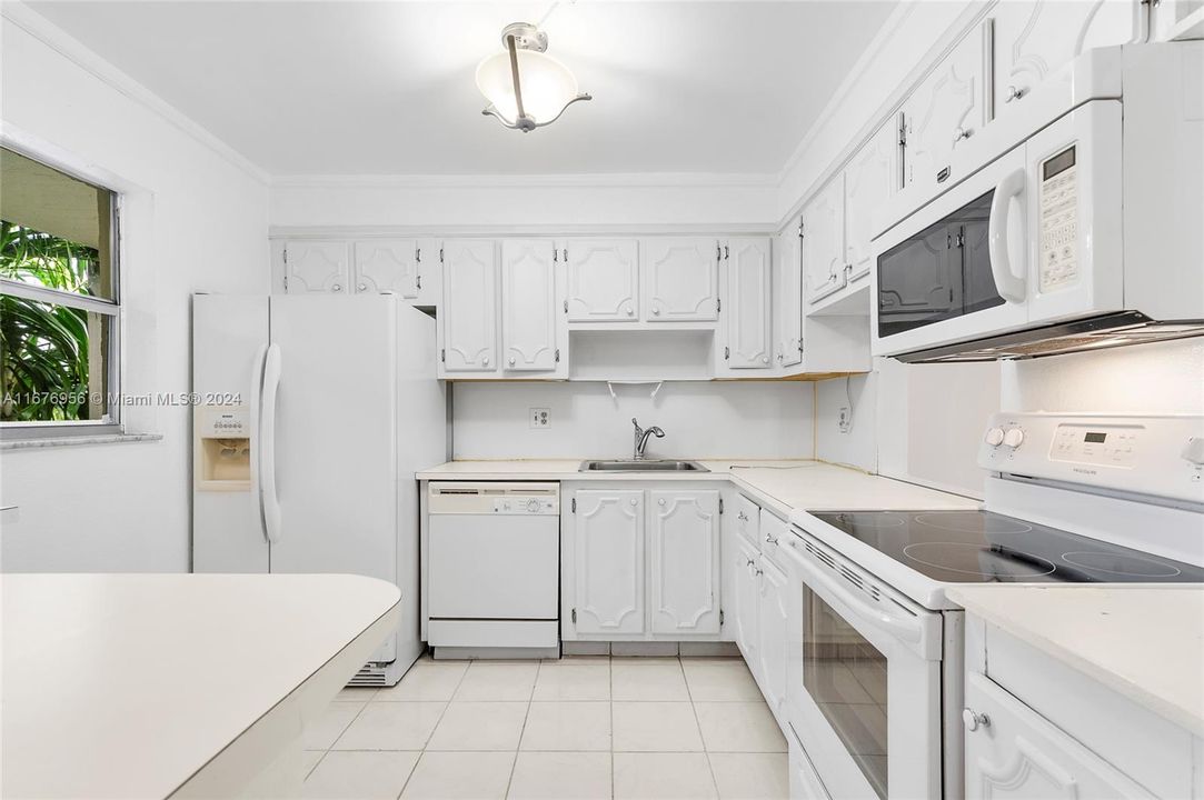 For Sale: $229,990 (2 beds, 2 baths, 1179 Square Feet)