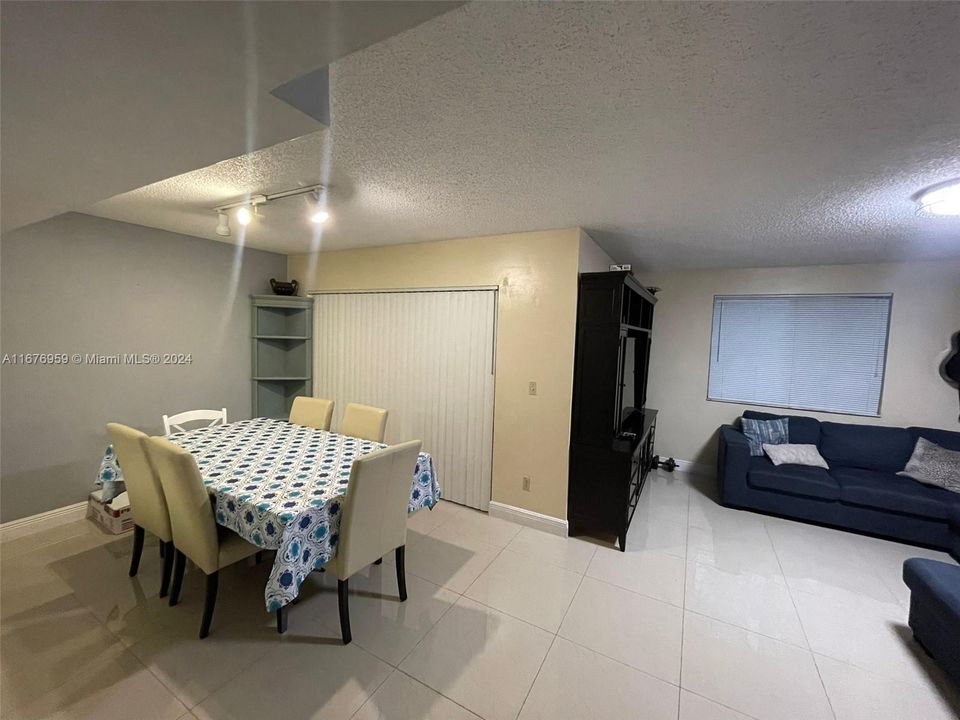 En Venta: $375,000 (3 camas, 2 baños, 1515 Pies cuadrados)