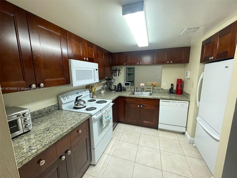 For Sale: $375,000 (3 beds, 2 baths, 1515 Square Feet)