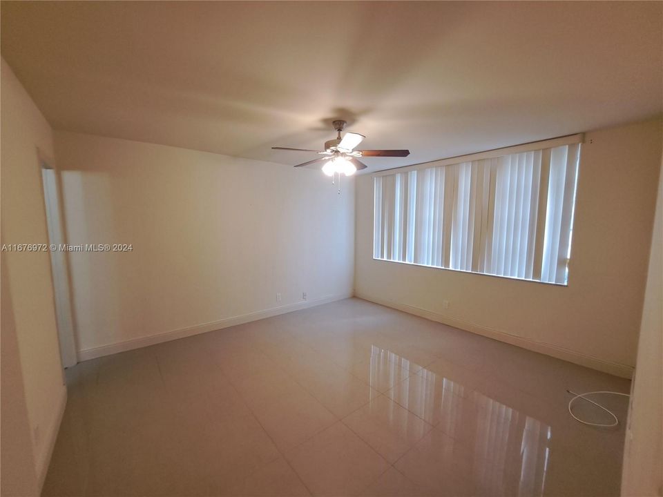 For Rent: $2,300 (2 beds, 2 baths, 1180 Square Feet)