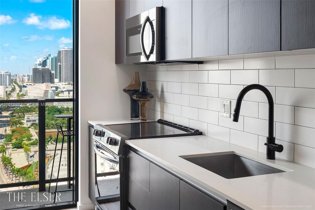 For Sale: $755,000 (1 beds, 1 baths, 443 Square Feet)