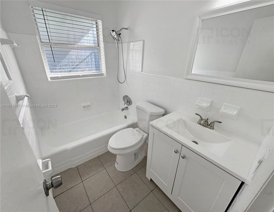 For Rent: $3,195 (4 beds, 2 baths, 1652 Square Feet)