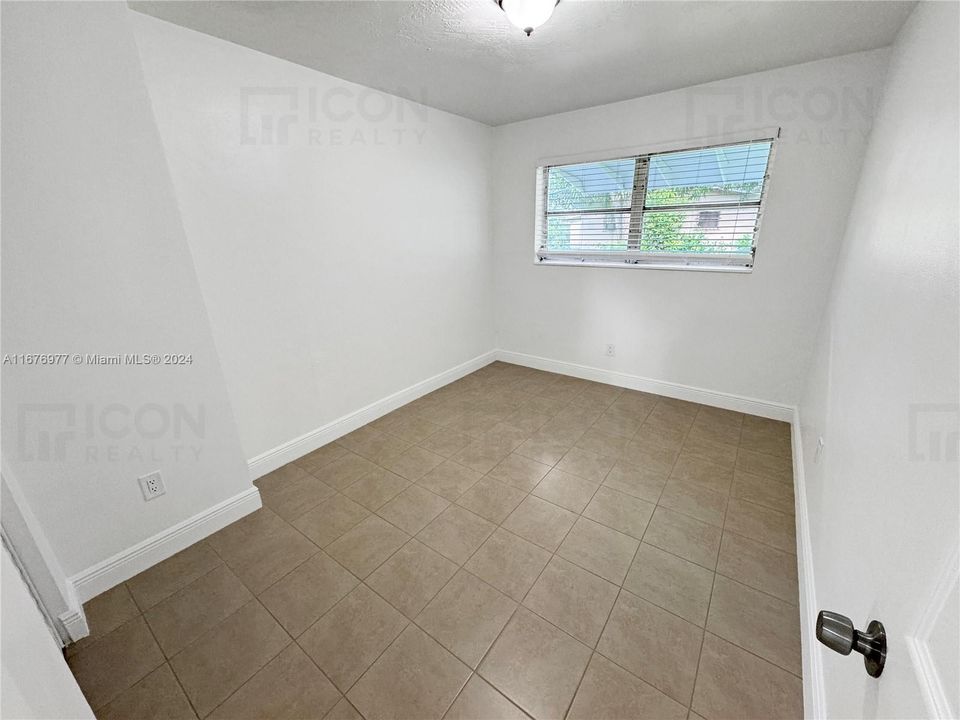 For Rent: $3,195 (4 beds, 2 baths, 1652 Square Feet)