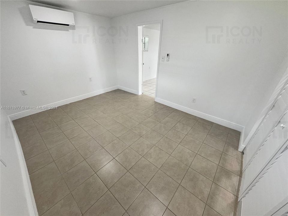 For Rent: $3,195 (4 beds, 2 baths, 1652 Square Feet)