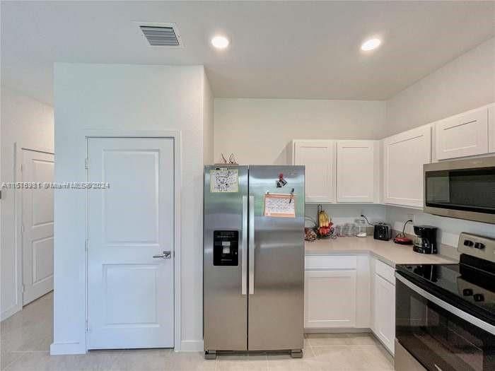 For Rent: $3,200 (3 beds, 2 baths, 1488 Square Feet)