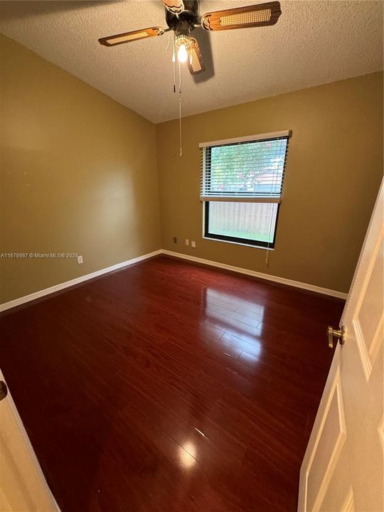 2nd bedroom