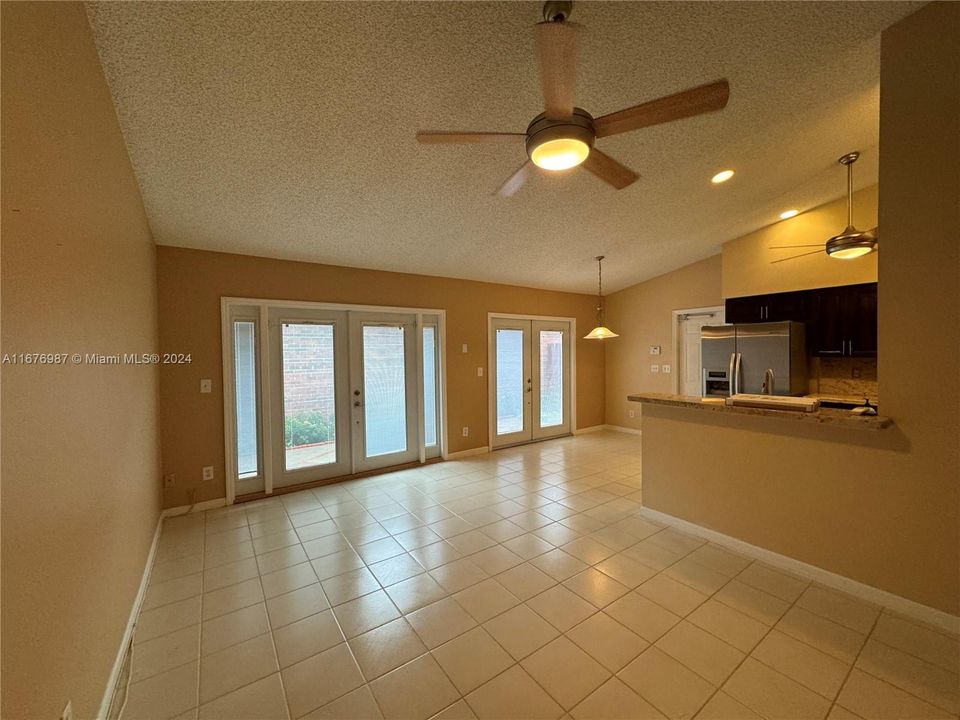 Active With Contract: $3,950 (3 beds, 2 baths, 1770 Square Feet)