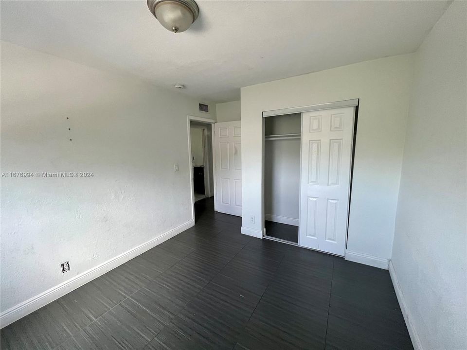 For Rent: $1,600 (1 beds, 1 baths, 12374 Square Feet)