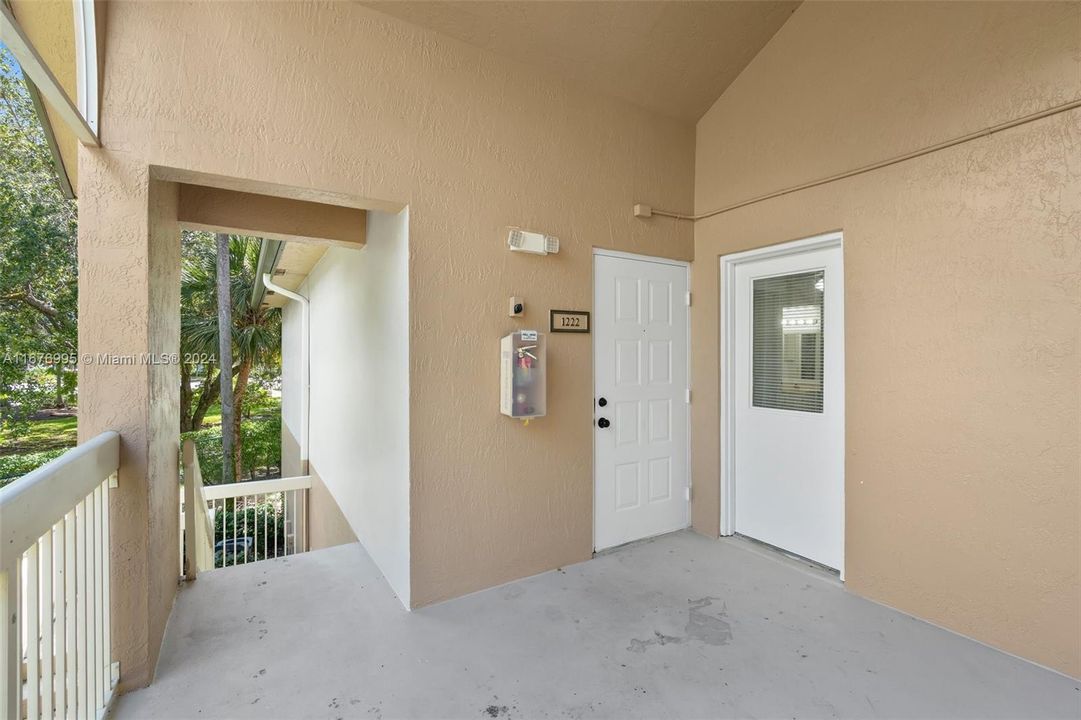 For Rent: $2,350 (2 beds, 2 baths, 850 Square Feet)