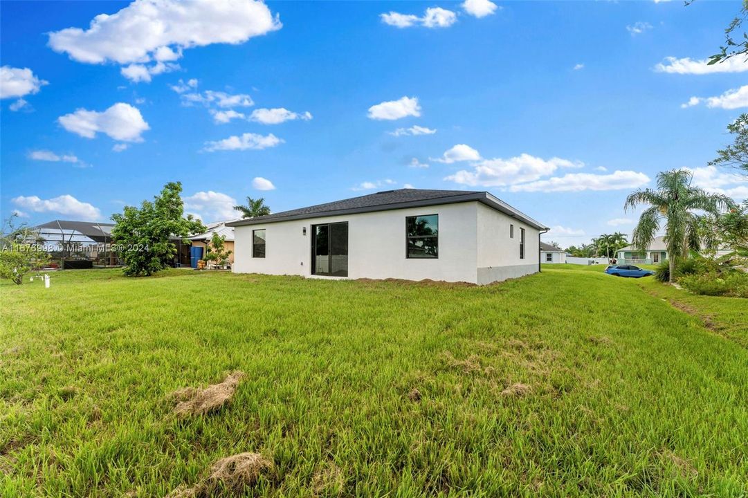 For Sale: $429,900 (4 beds, 2 baths, 1735 Square Feet)