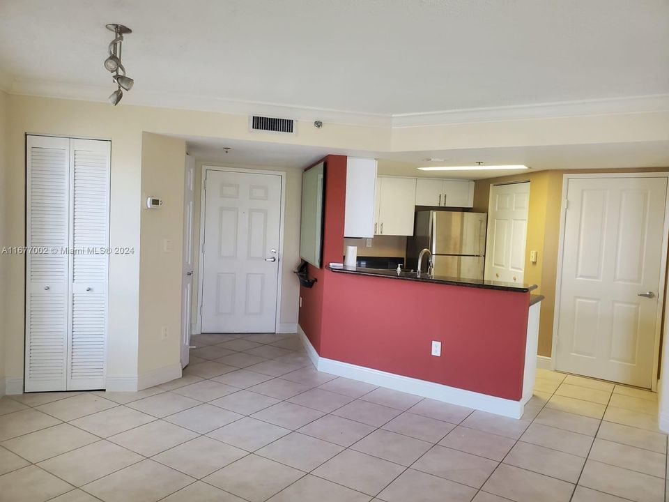 Недавно арендовано: $2,450 (1 спален, 1 ванн, 750 Квадратных фут)