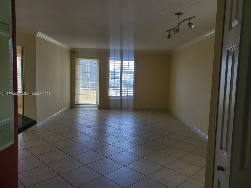 Недавно арендовано: $2,450 (1 спален, 1 ванн, 750 Квадратных фут)