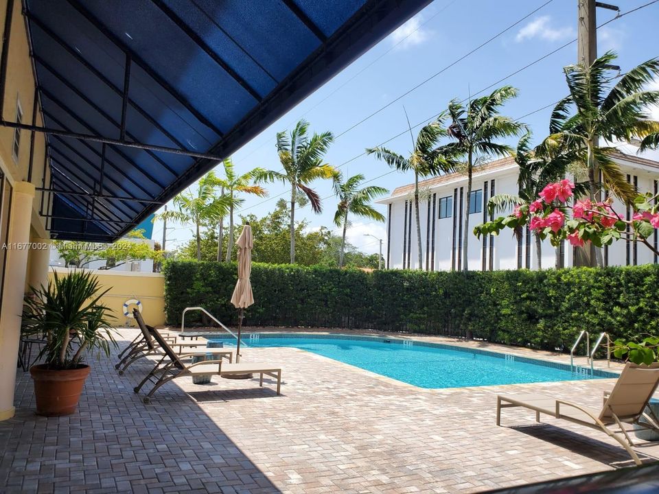 Недавно арендовано: $2,450 (1 спален, 1 ванн, 750 Квадратных фут)