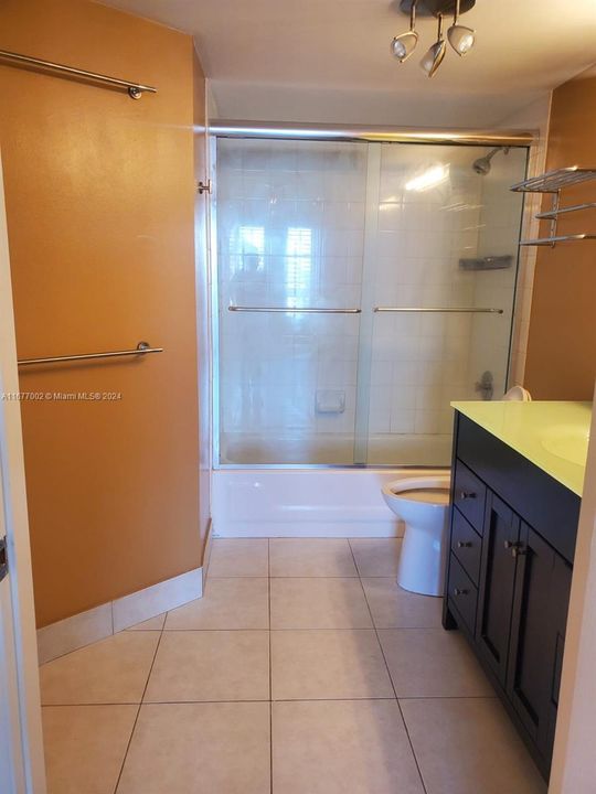 Недавно арендовано: $2,450 (1 спален, 1 ванн, 750 Квадратных фут)