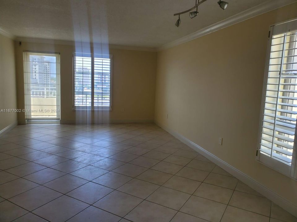 Недавно арендовано: $2,450 (1 спален, 1 ванн, 750 Квадратных фут)