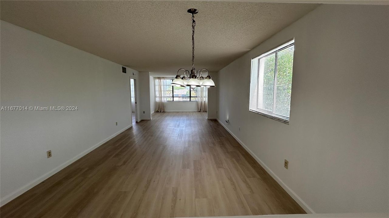 For Rent: $2,000 (2 beds, 2 baths, 1294 Square Feet)