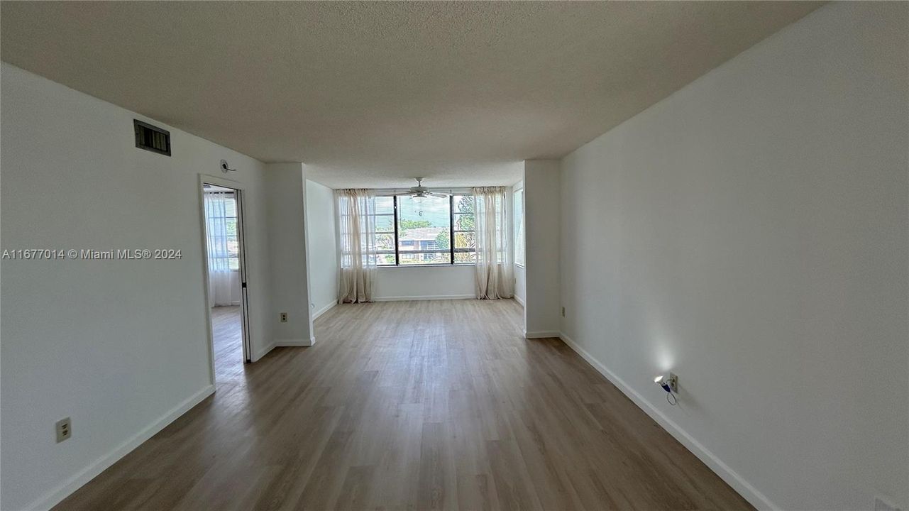 For Rent: $2,000 (2 beds, 2 baths, 1294 Square Feet)